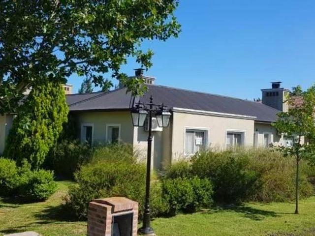 Casa en alquiler en Haras del Sur I