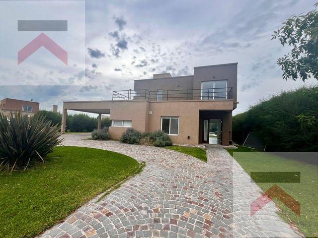 Casa en alquiler en Haras Santa Maria