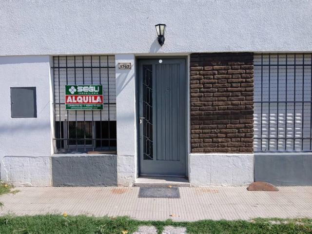 Casa en Alquiler en Italia 1700, Bahía Blanca