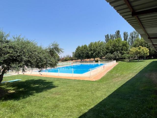 Casa en alquiler en Lucena de Jalón Zaragoza