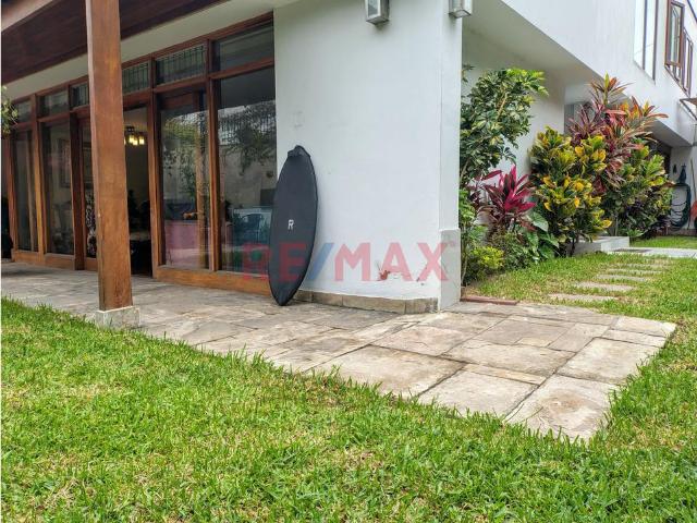 Casa En Alquiler En La Aurora Miraflores – 300 M², Esquina, Jardín Y 4 Habitaciones