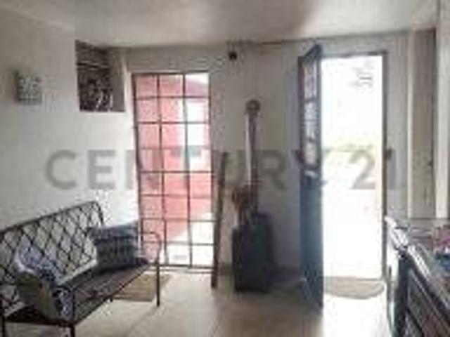 CASA EN ALQUILER EN LA PLATA DE 2 DORMITORIOS Y PILETA
