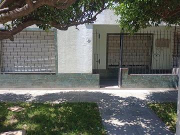 Casa en alquiler en La Tablada