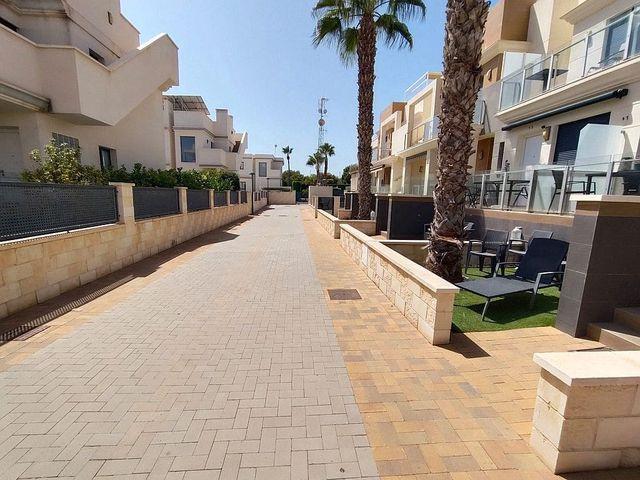 Casa en alquiler en La Zenia, Alicante Costa Blanca
