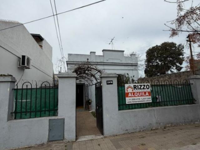Casa en alquiler en Lanus Oeste