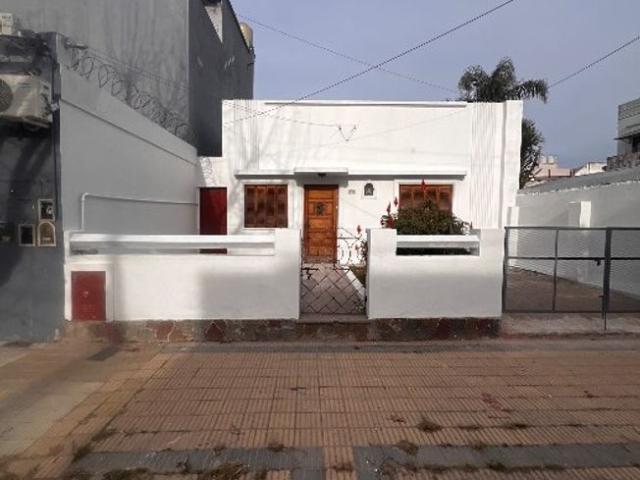 Casa en alquiler en Lanus Oeste