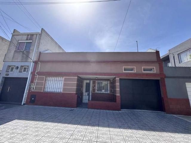 Casa en alquiler en Lanus Este