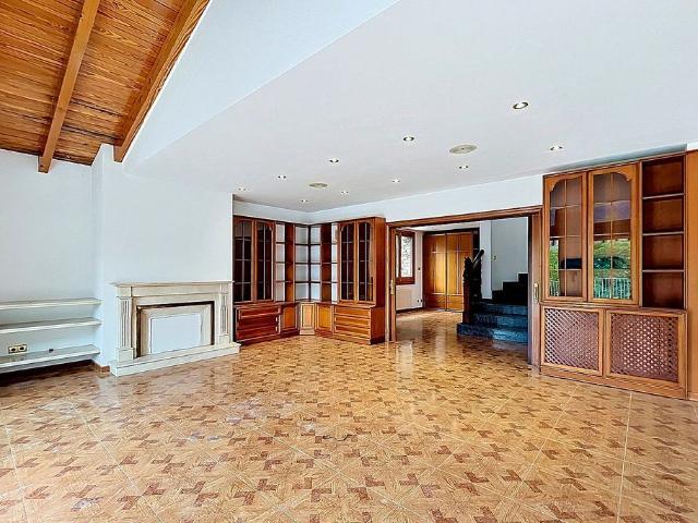 Chalet en alquiler en urbanización Can Noguer, Les Escaldes, de 564 m² 5 habitaciones por 8.000