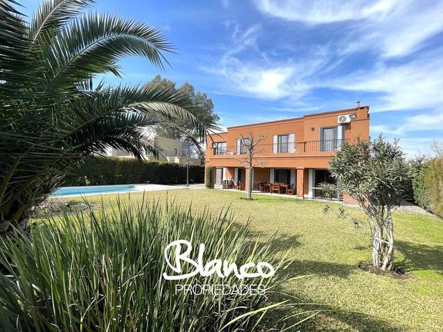 Casa en alquiler en Loma Verde