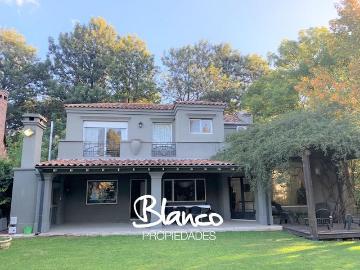 Casa en alquiler en Loma Verde