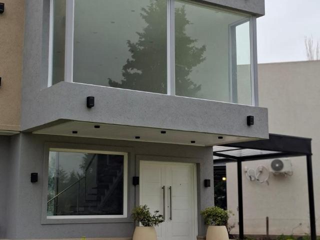 Casa en Alquiler en Los Paraísos San Martín al 1100