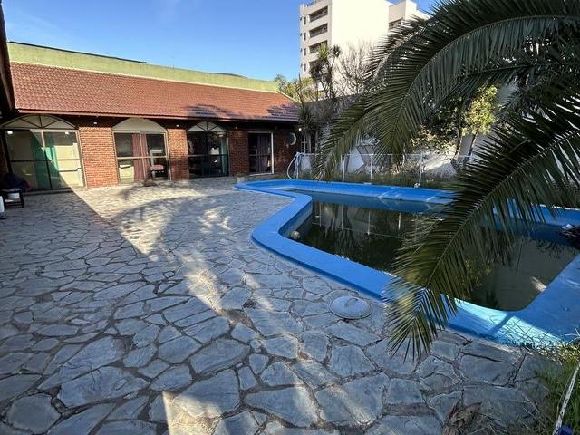 Casa en alquiler en Parque Avellaneda