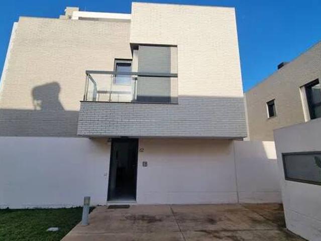 Casa en Alquiler en Paterna