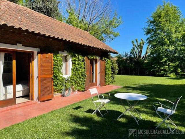 Casa en alquiler en Pilar
