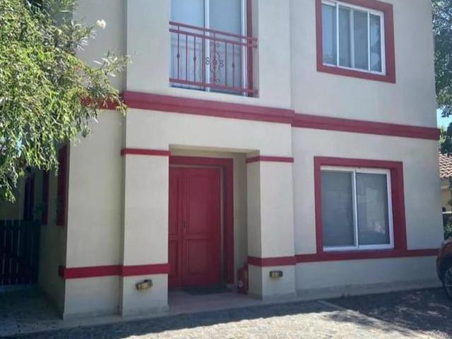 Casa en alquiler en Pilar