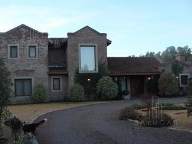 Casa en alquiler en Pilar