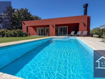 Casa en alquiler en Pilar