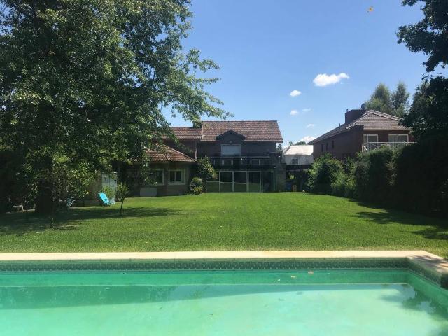 Casa en alquiler en Pilar