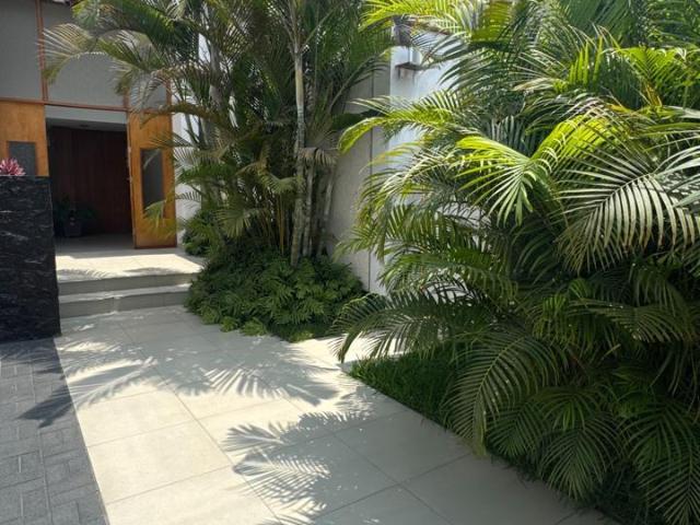 Casa en alquiler en San Borja a S/15,500 al mes