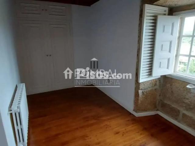 Casa en alquiler en San Cibrao Das Viñas Capital