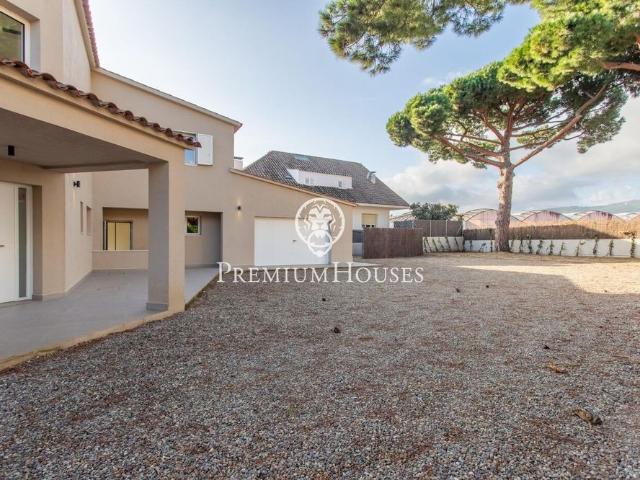 Casa en alquiler en Sant Andreu de Llavaneres en parcela totalmente plana