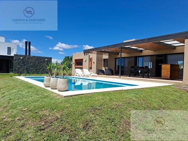 Casa en alquiler en Santa María