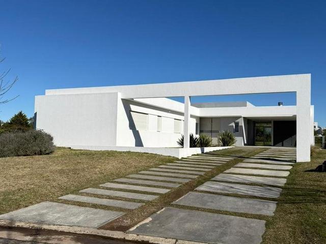 Casa en alquiler en Santa María