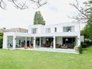 Casa en alquiler en Santa Barbara Barrio Cerrado