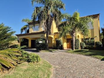 Casa en alquiler en Santa Barbara Barrio Cerrado