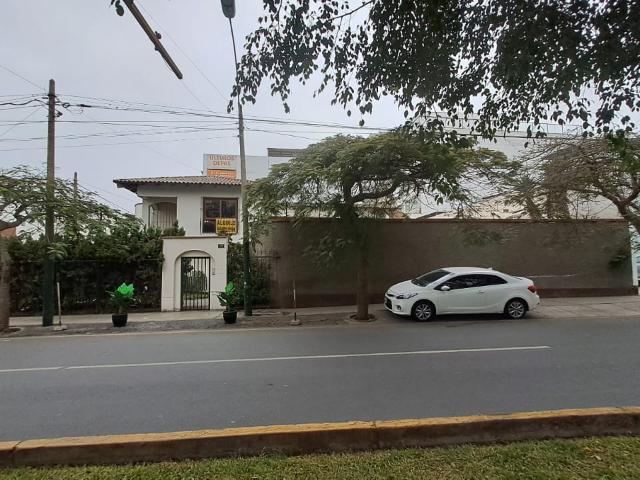 Casa en alquiler en Santiago De Surco a $4,300 al mes
