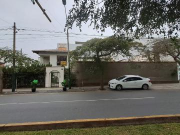 Casa en alquiler en Santiago De Surco a $4,300 al mes