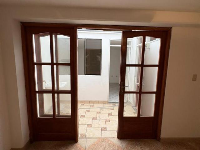 Casa en alquiler en Santiago De Surco a $676 al mes