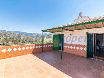 Casa en alquiler en Sayalonga, Málaga Costa del Sol