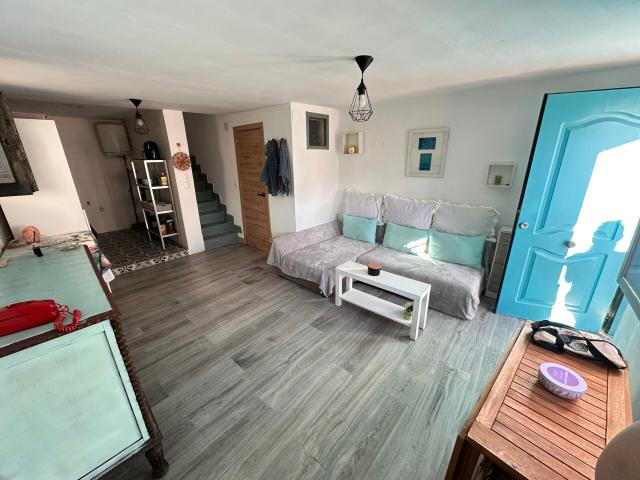 CASA EN ALQUILER EN TIRADORES A 1193