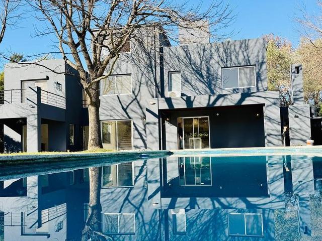 Casa en alquiler en Troncos del Talar