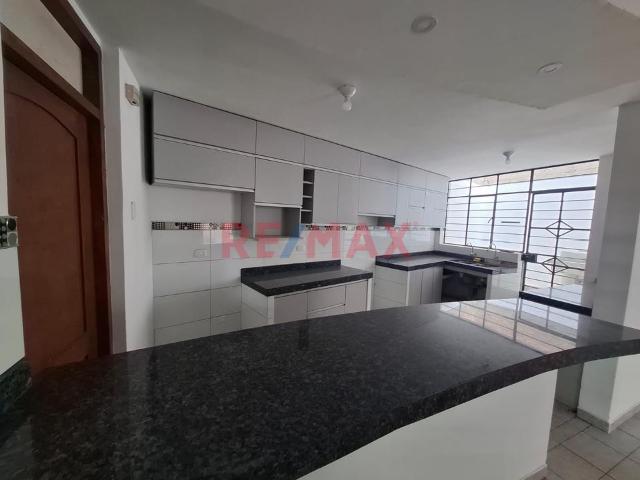 Casa en alquiler en Trujillo a S/2,000 al mes