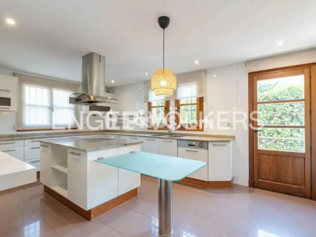 Casa en alquiler en Valdemarín