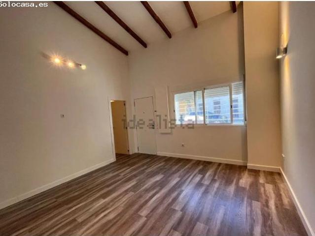 Casa en Alquiler en Valencia de las Torres, Valencia