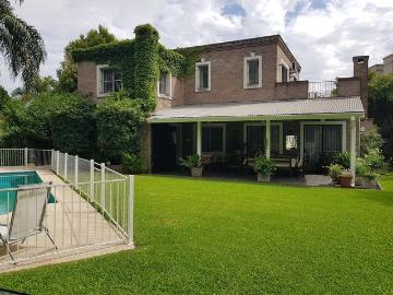 Casa en alquiler en Victoria