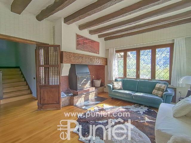 Chalet en alquiler en calle Carrèr Costa, Vielha e Mijaran, de 230 m² 4 habitaciones por 3.800