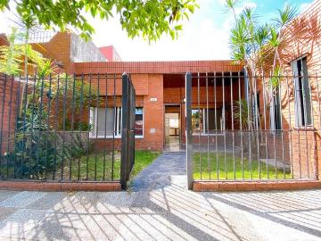Casa en alquiler en Villa Adelina