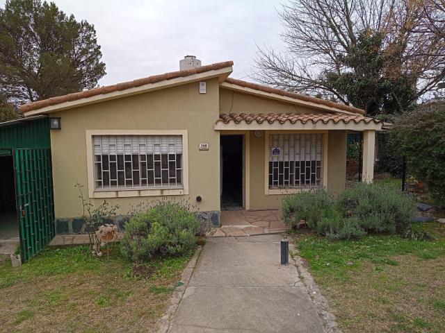CASA EN ALQUILER EN VILLA GIARDINO CON GAS NATURAL