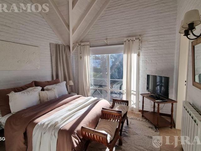 Casa en alquiler en Villa Rosa