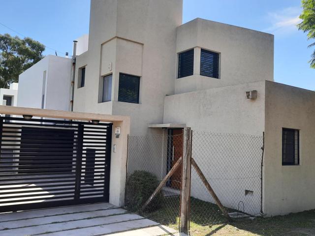 Casa en Alquiler en