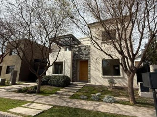 Casa en Alquiler Godoy Cruz Mendoza