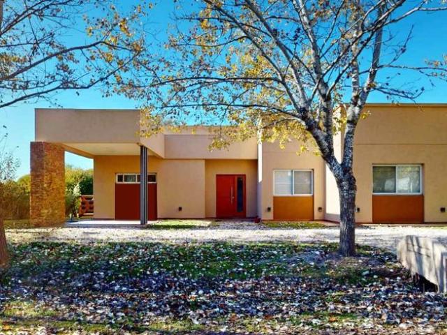 Casa en ALQUILER Haras del Sur I 3 dorm. y pileta