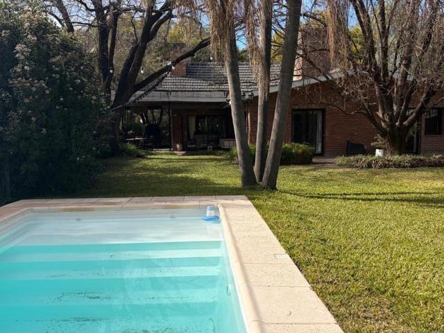 Casa en alquiler jardín espinosa con pileta