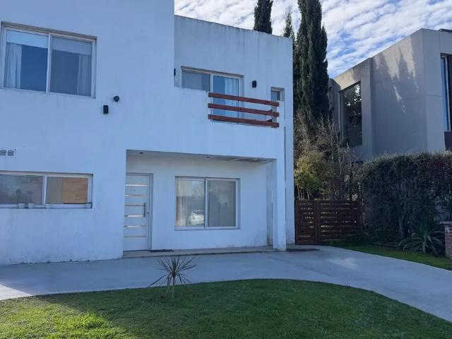 Casa En Alquiler Los Tilos