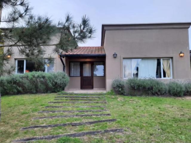 CASA EN ALQUILER PERMANENTE ? 130m?