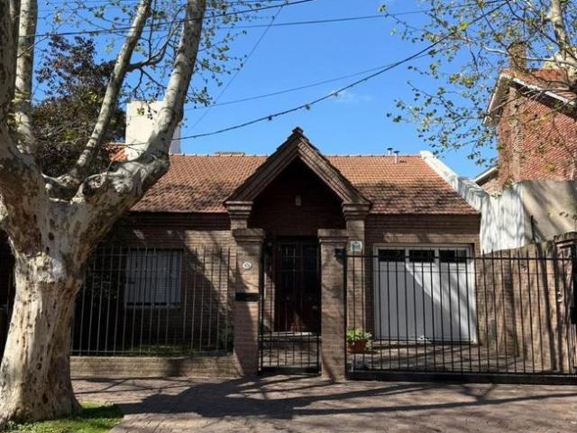 Casa en alquiler, refaccionada, en Beccar Libert./Rio